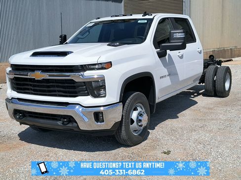 New 2026 Chevrolet Silverado 3500 LT w/ Convenience Package image 3