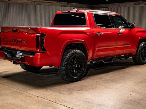 Used 2022 Toyota Tundra SR5 w/ Convenience Package image 9