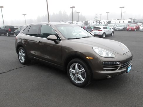 Used 2013 Porsche Cayenne image 7