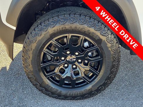 Used 2024 Chevrolet Colorado Trail Boss image 7