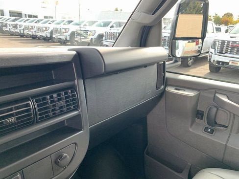 New 2024 GMC Savana 4500 w/ Power Convenience Package RWD image 20