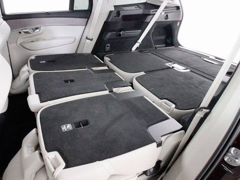 Used 2025 Volvo XC90 B6 Ultra w/ Protection Package image 37