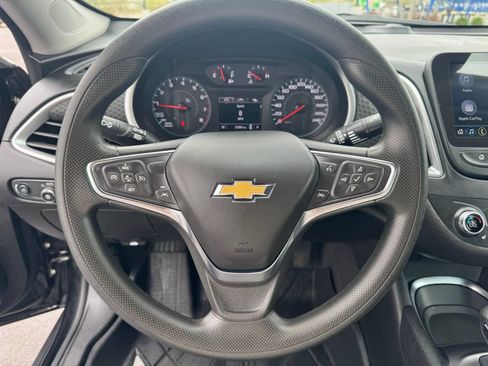 Used 2025 Chevrolet Malibu LT FWD image 17