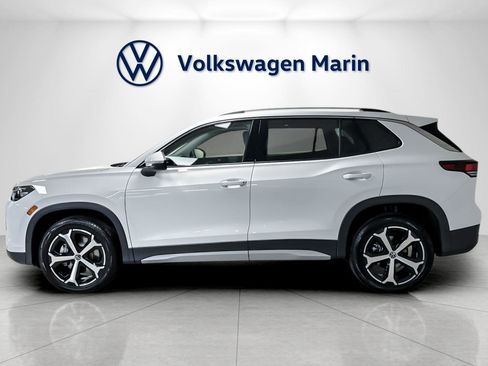 New 2026 Volkswagen Tiguan SE image 2