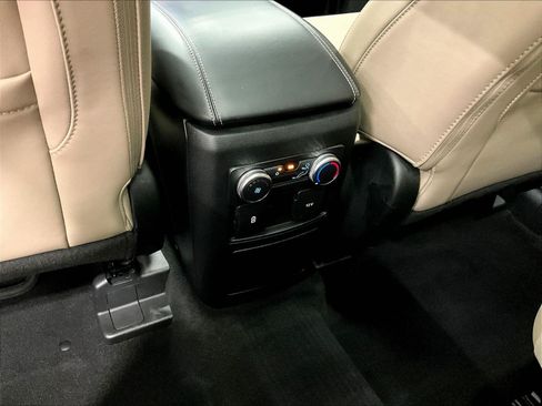 Used 2022 Ford Explorer XLT w/ Equipment Group 202A AWD/4WD image 10