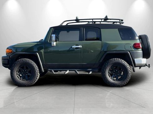 Used 2014 Toyota FJ Cruiser 4WD w/ Upgrade Package image 5
