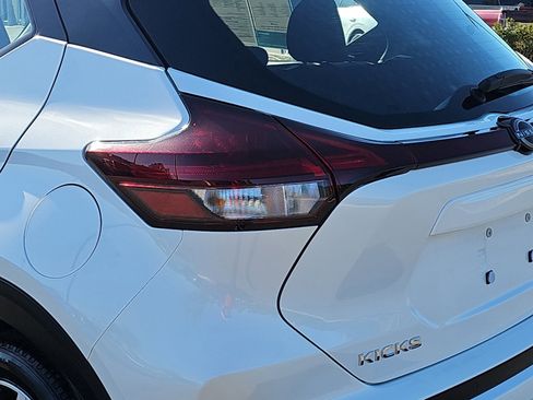 Used 2024 Nissan Kicks SV image 32