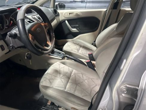 Used 2012 Ford Fiesta SE FWD image 3