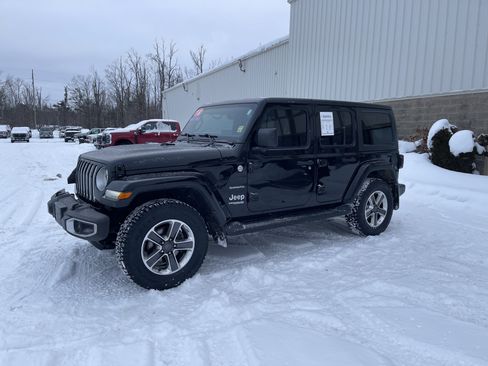 Used 2018 Jeep Wrangler Unlimited Sahara w/ Uconnect 4C Nav & Sound Group image 7