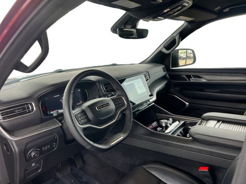 Used 2024 Jeep Wagoneer Series III image 9