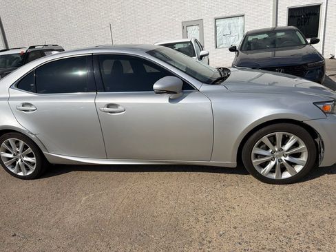 Used 2016 Lexus IS 200t RWD image 4