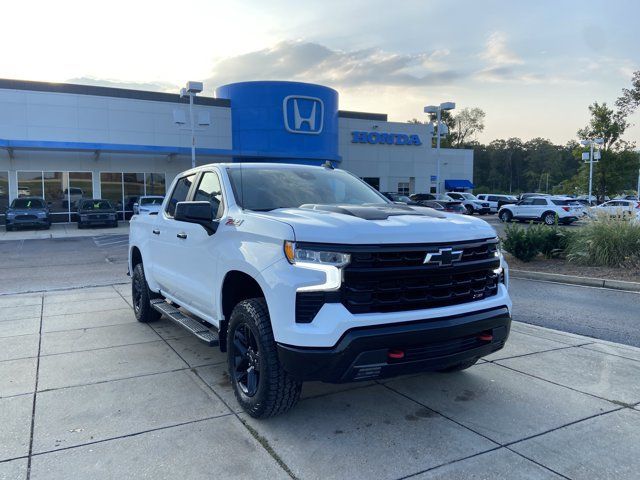 Used 2023 Chevrolet Silverado 1500 LT Trail Boss w/ Protection Package AWD/4WD image 2
