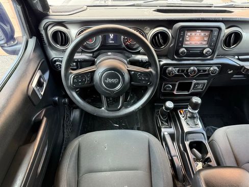 Used 2020 Jeep Gladiator Sport image 24