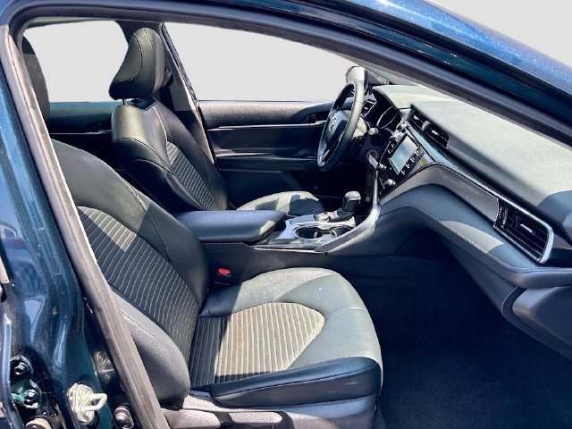 Used 2020 Toyota Camry SE FWD image 29