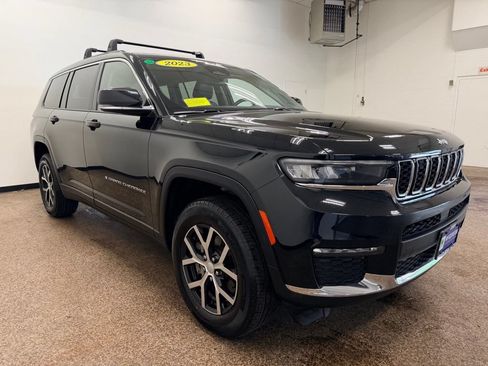 Used 2023 Jeep Grand Cherokee L Limited AWD/4WD image 8