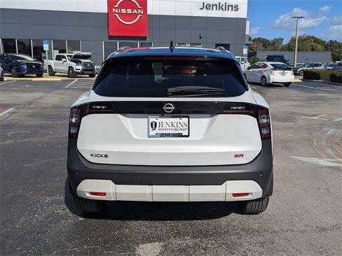 Certified 2025 Nissan Kicks SR image 5