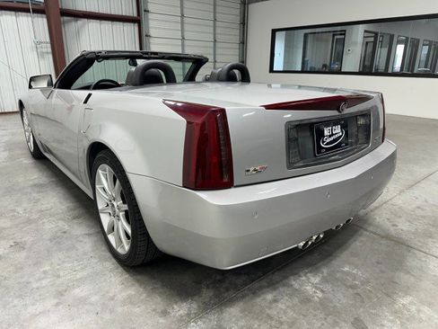 Used 2006 Cadillac XLR V image 16