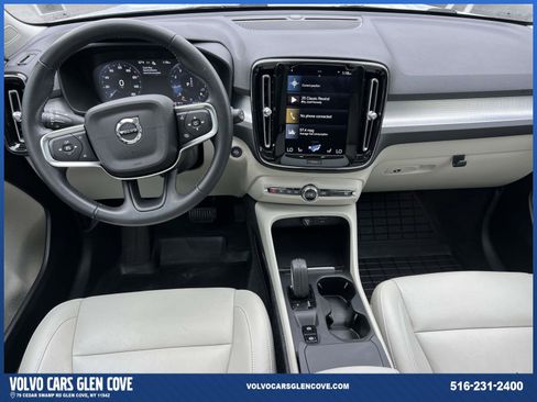 Used 2021 Volvo XC40 T5 Momentum w/ Premium Package AWD/4WD image 13