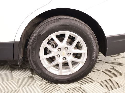 Used 2024 Chevrolet Equinox LT image 17