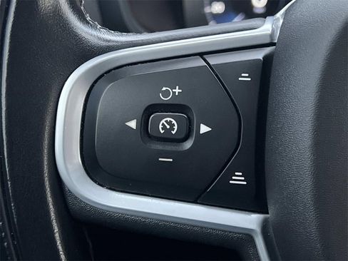 Used 2022 Volvo S60 B5 Momentum image 23