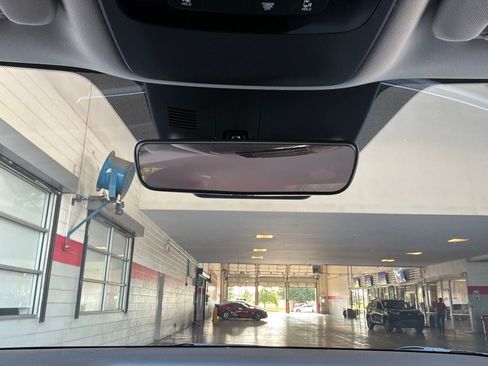 Used 2026 Kia Carnival FWD image 18