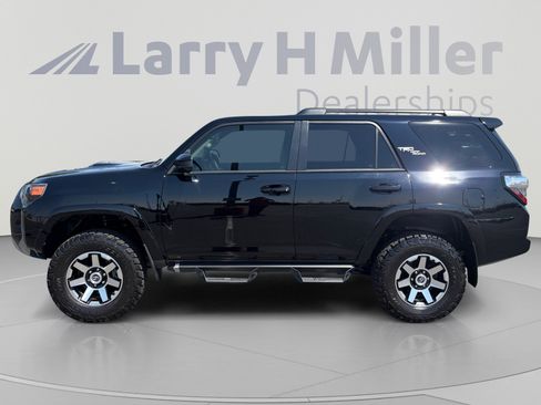 Used 2020 Toyota 4Runner TRD Off-Road AWD/4WD image 2
