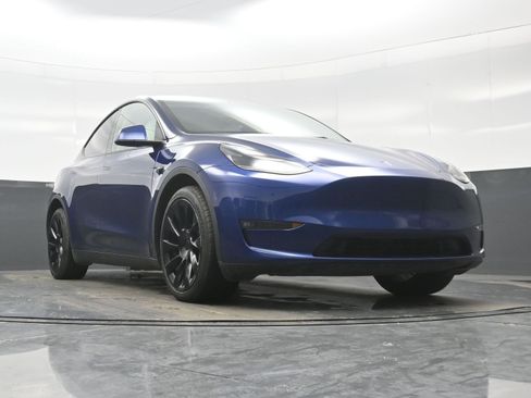 Used 2023 Tesla Model Y Long Range image 31