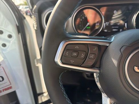Used 2023 Jeep Wrangler Unlimited Rubicon 4xe AWD/4WD image 21