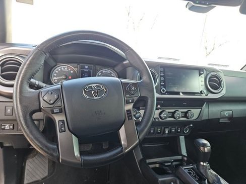 Used 2020 Toyota Tacoma TRD Off-Road image 16