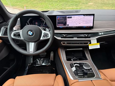 New 2026 BMW X5 xDrive40i w/ M Sport Package AWD/4WD image 21