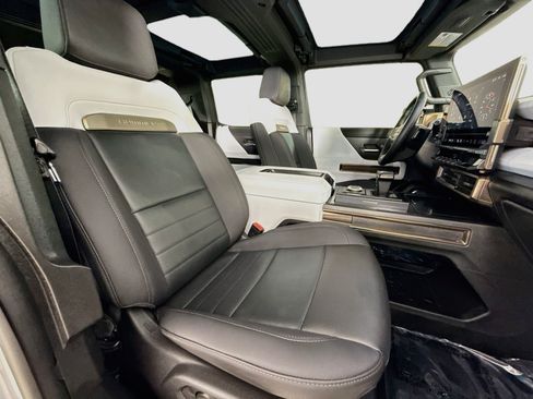 Used 2024 GMC Hummer EV 2X w/ LPO, Illumination Package AWD/4WD image 31