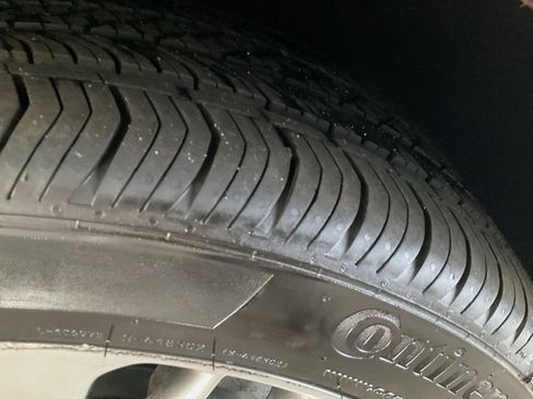 Used 2024 Buick Envision Avenir image 29