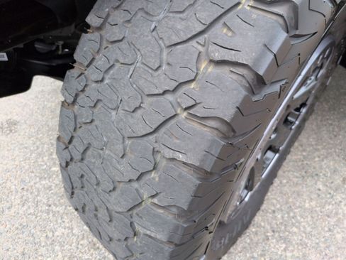 Used 2023 Ford Bronco Badlands image 12