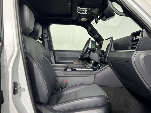 Used 2025 Lexus GX 550 w/ Cold Area Package AWD/4WD image 10