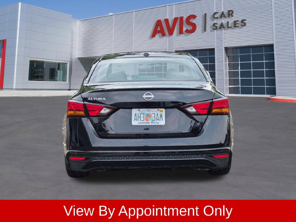 Used 2025 Nissan Altima 2.5 SV FWD image 7