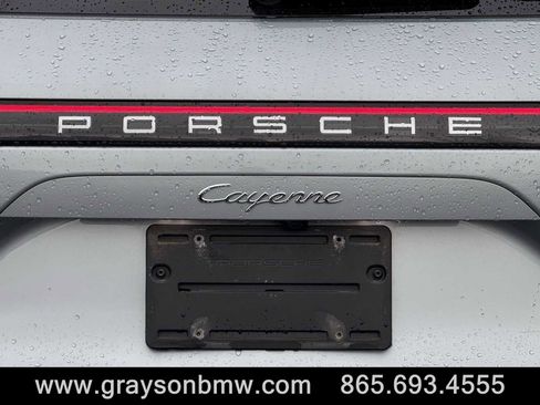Used 2022 Porsche Cayenne image 33