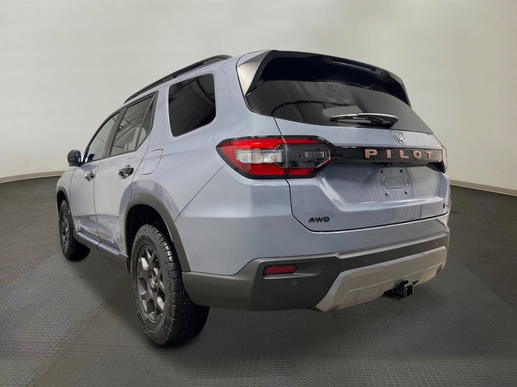 New 2026 Honda Pilot TrailSport image 3