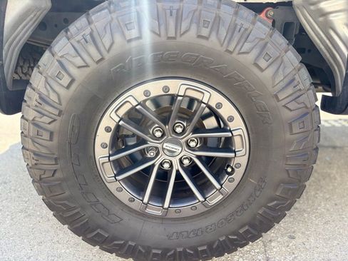 Used 2019 Ford F150 Raptor w/ Equipment Group 802A Luxury AWD/4WD image 11