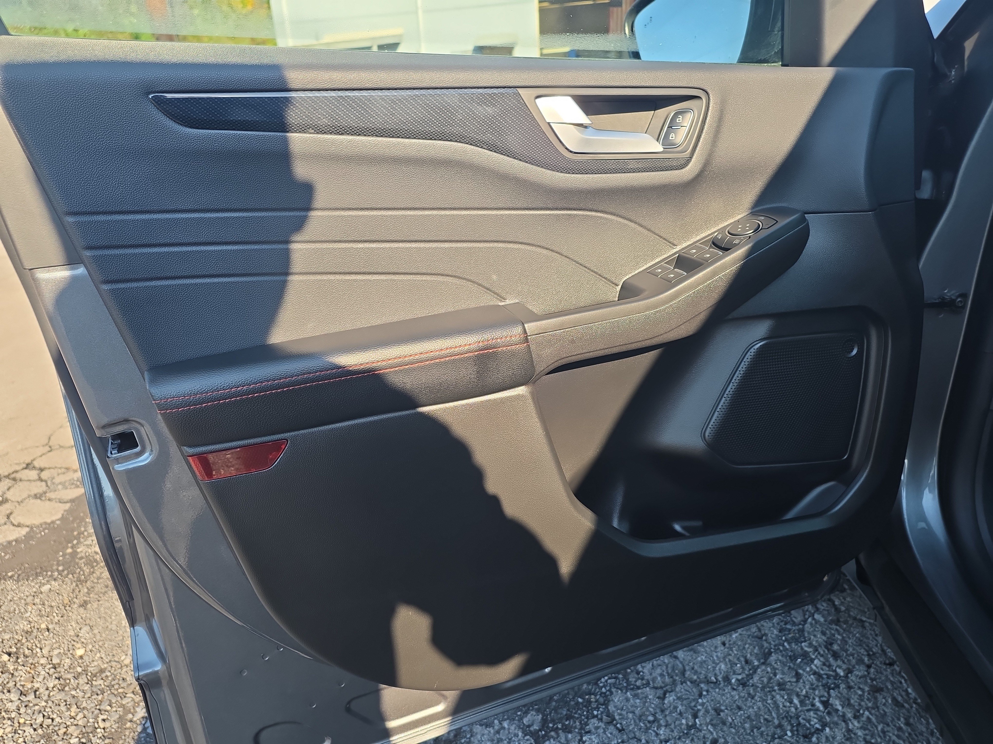 Used 2025 Ford Escape ST-Line Select AWD/4WD image 15