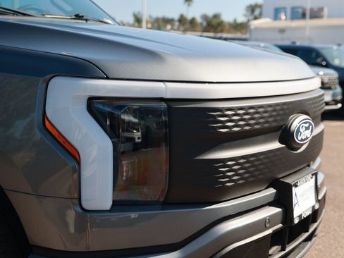 Used 2025 Ford F150 Lightning Flash AWD/4WD image 9