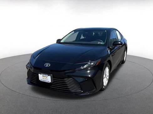Used 2025 Toyota Camry LE image 6