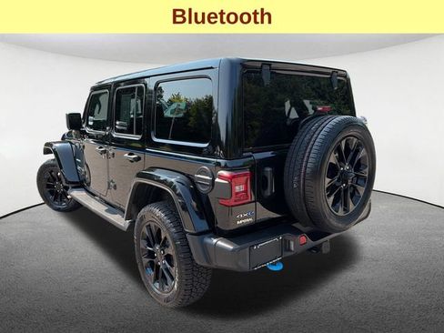 Used 2023 Jeep Wrangler Unlimited Sahara w/ Cold Weather Group AWD/4WD image 7