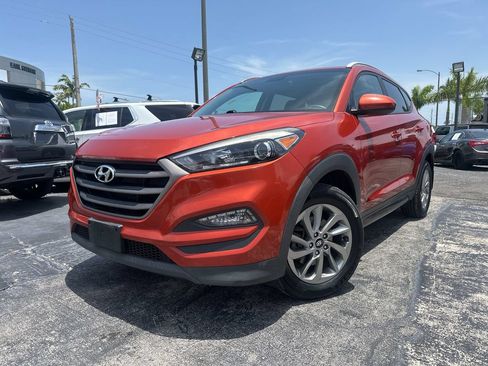 Used 2016 Hyundai Tucson SE w/ Option Group 02 AWD/4WD image 1