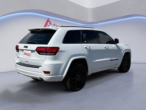 Used 2019 Jeep Grand Cherokee Altitude AWD/4WD image 5