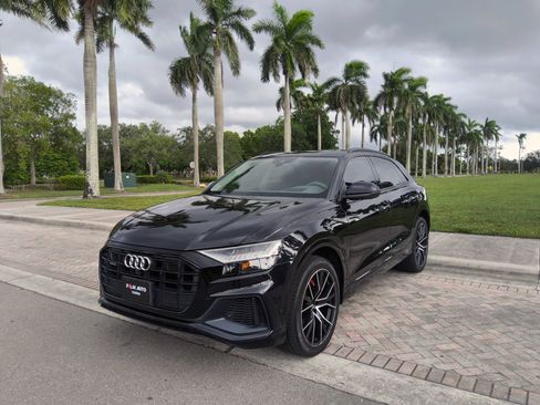 Used 2020 Audi Q8 Prestige w/ Prestige Package AWD/4WD image 3