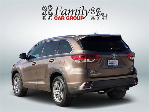 Used 2018 Toyota Highlander Limited image 3