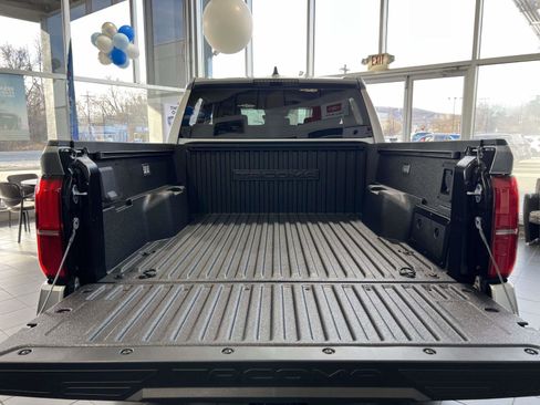 New 2025 Toyota Tacoma TRD Off-Road image 9