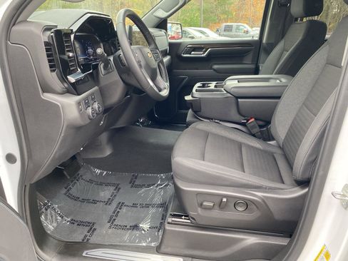 Used 2024 Chevrolet Silverado 1500 LT image 17