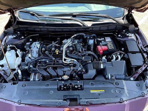 Used 2025 Nissan Altima 2.5 SV FWD image 10