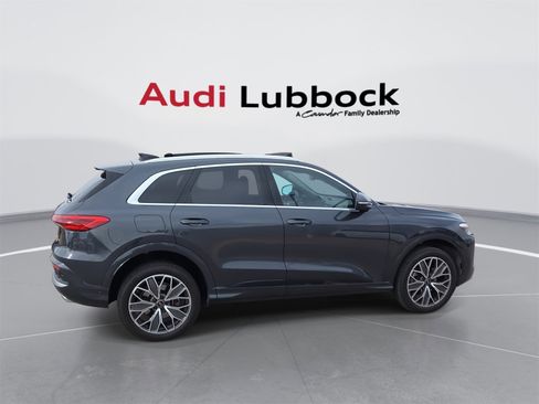 Used 2025 Audi Q5 Premium Plus w/ Premium Plus image 9